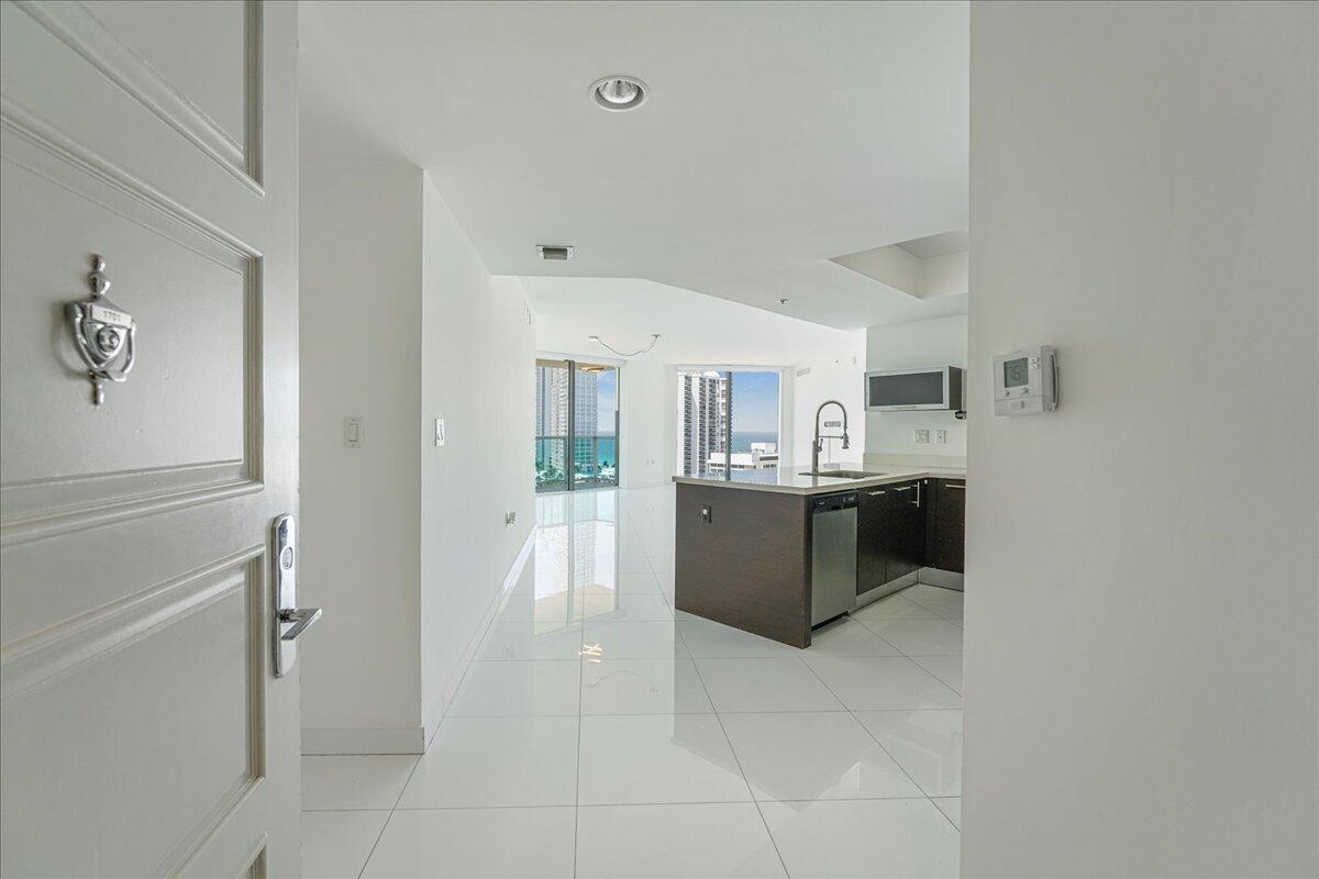 200 SUNNY ISLES Boulevard # 1701 View 8