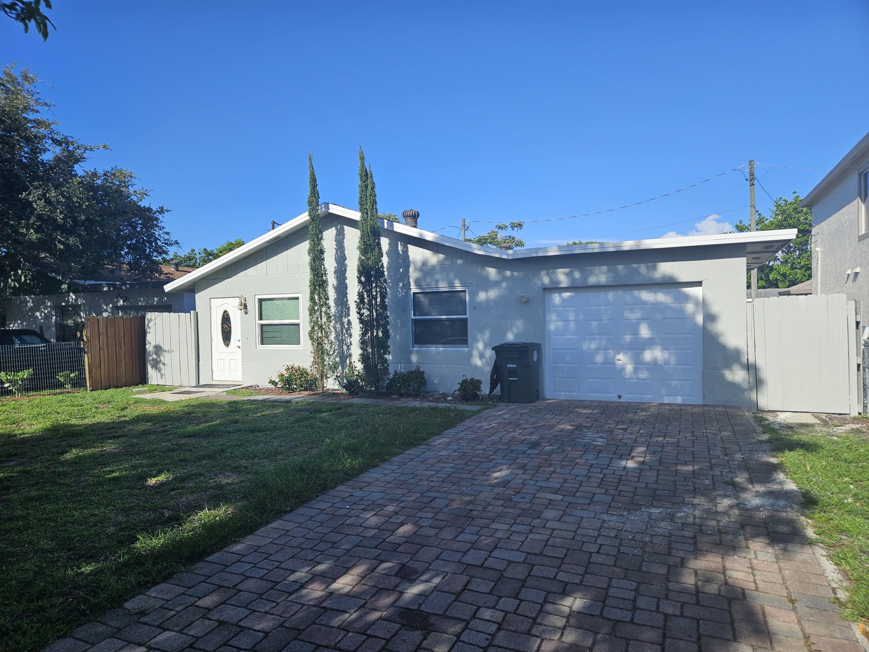 6420 N DIXIE Highway, Boca Raton FL 33487