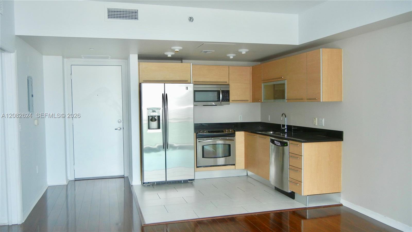 951 Brickell Ave # 2509 — Photo 2