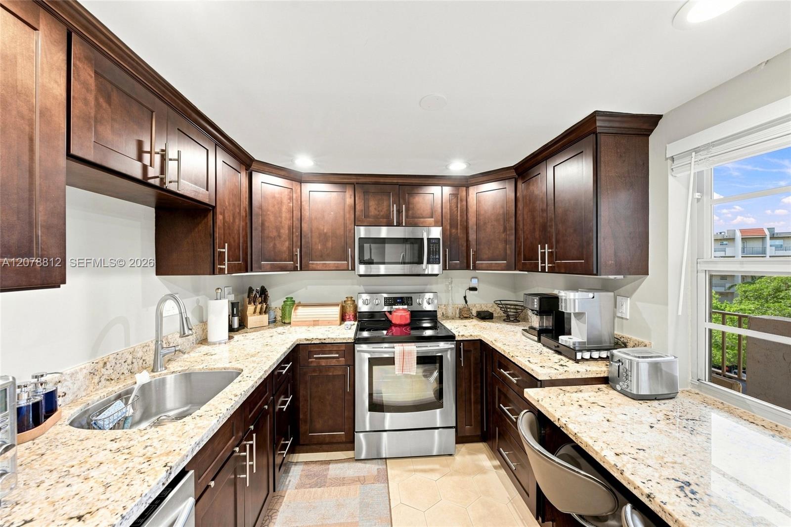 3940 Inverrary Blvd # A — Photo 3