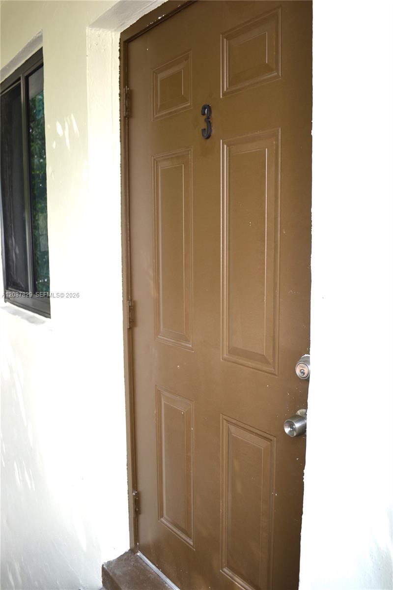 1035 SW 4th St # 3 — Photo 2