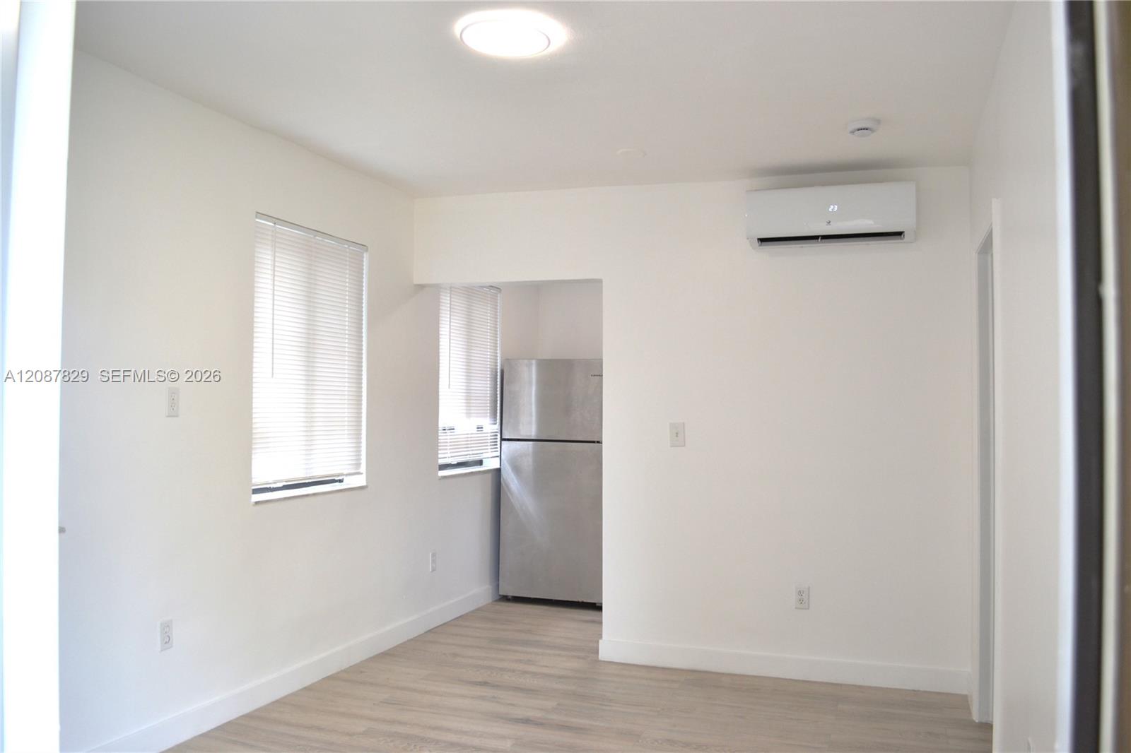 1035 SW 4th St # 3 — Photo 3