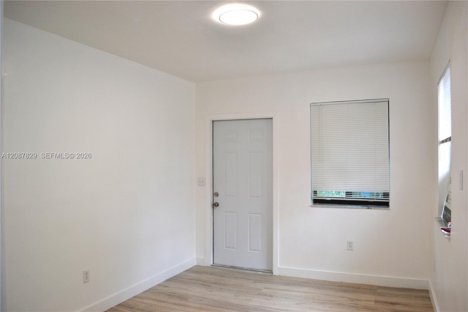 1035 SW 4th St # 3 — Photo 5