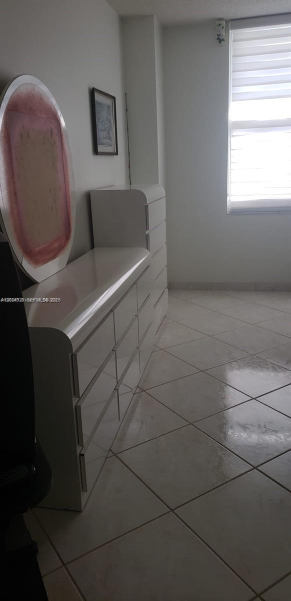 3725 S Ocean Dr # 1208 — Photo 4
