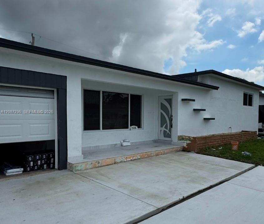 19201 NW 10th Ct — Photo 2