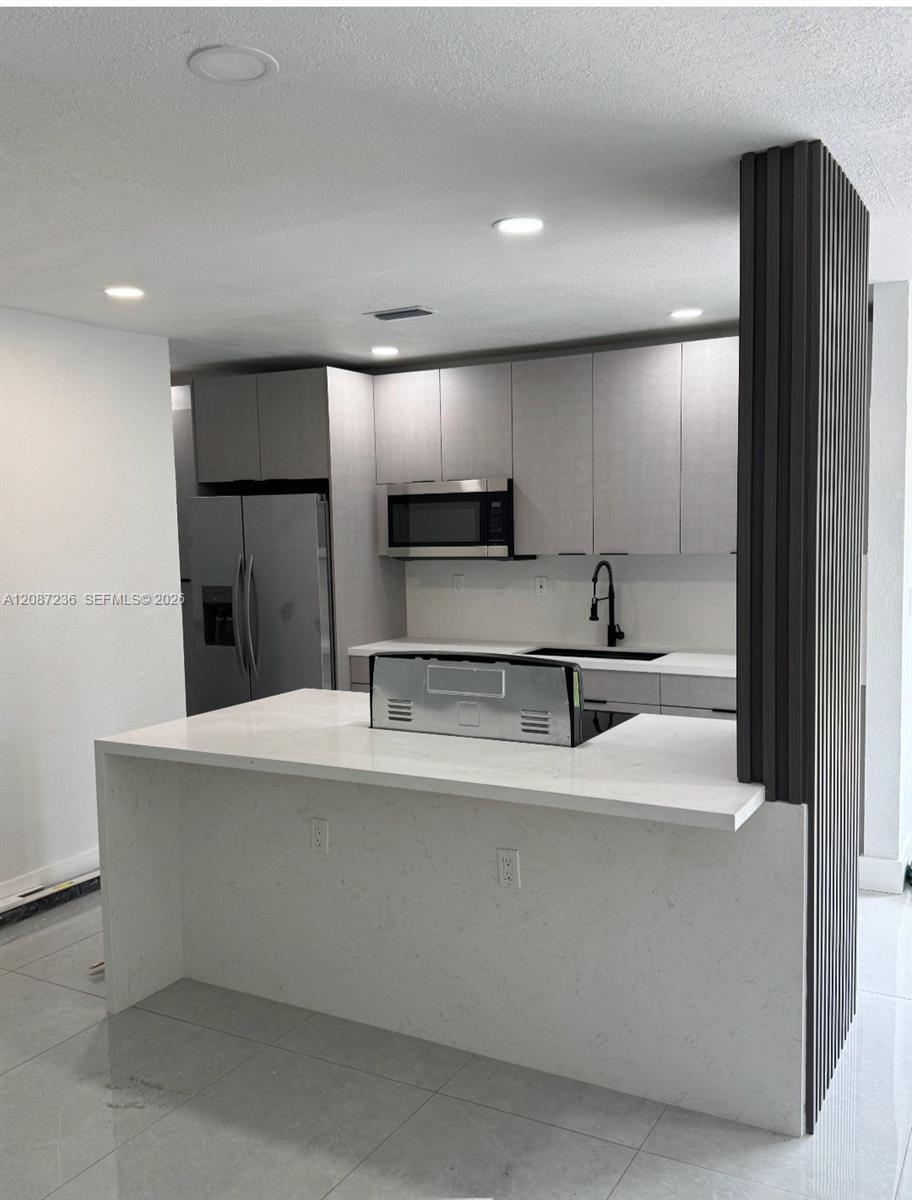 19201 NW 10th Ct — Photo 5
