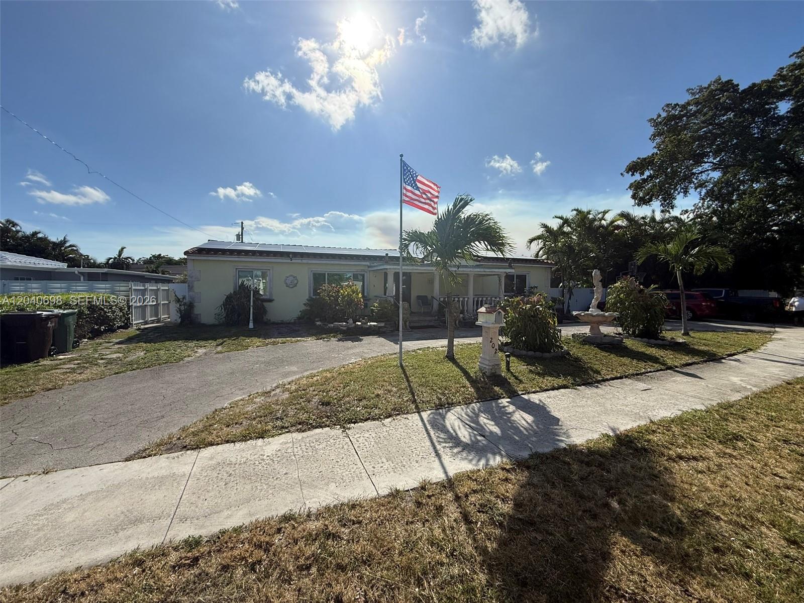 202 To To Lo Chee Dr, Hialeah FL 33010