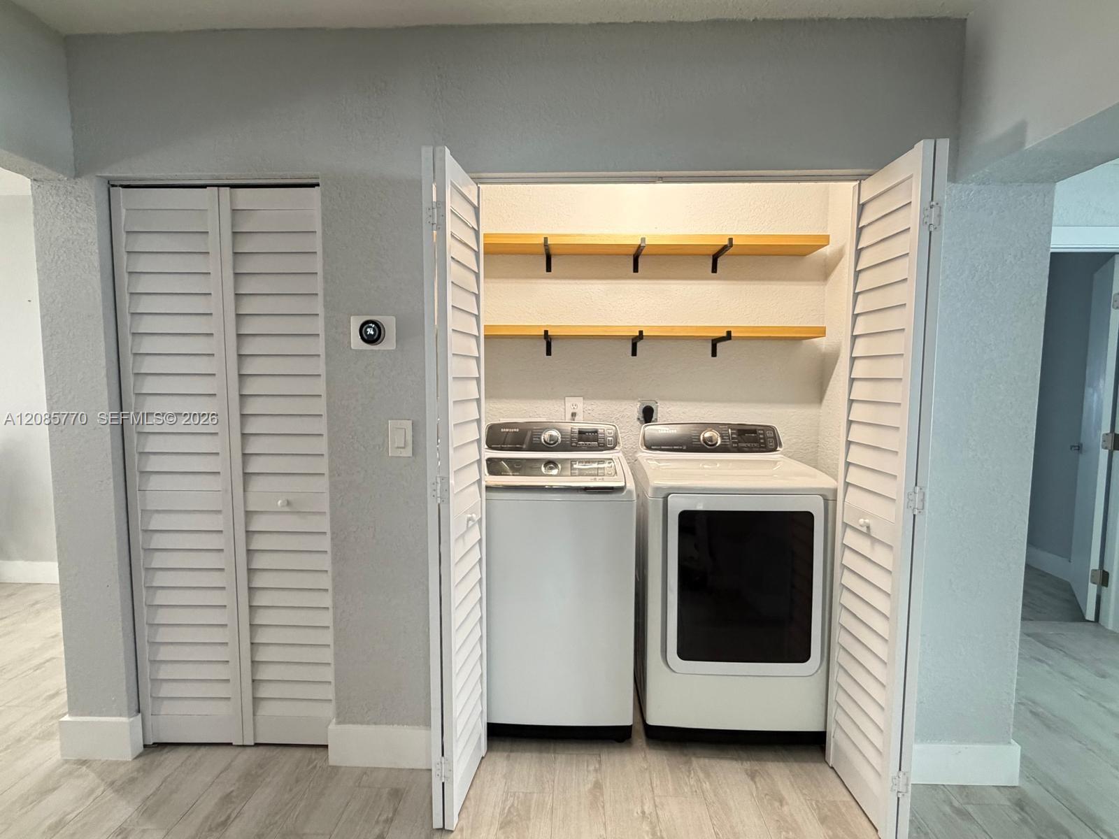 630 SW 46th Ave — Photo 3