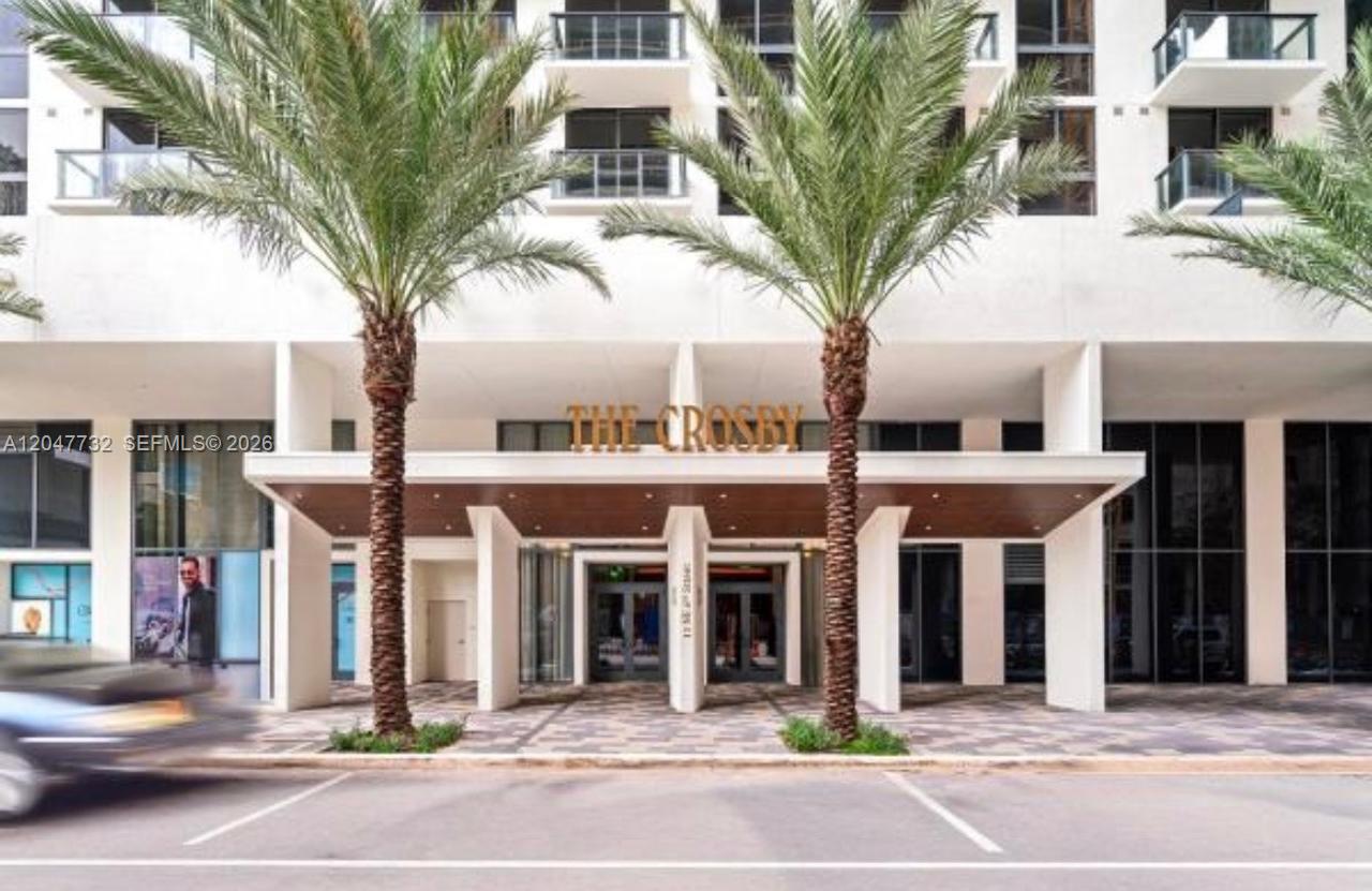 11 NE 6th St # 213, Miami FL 33132