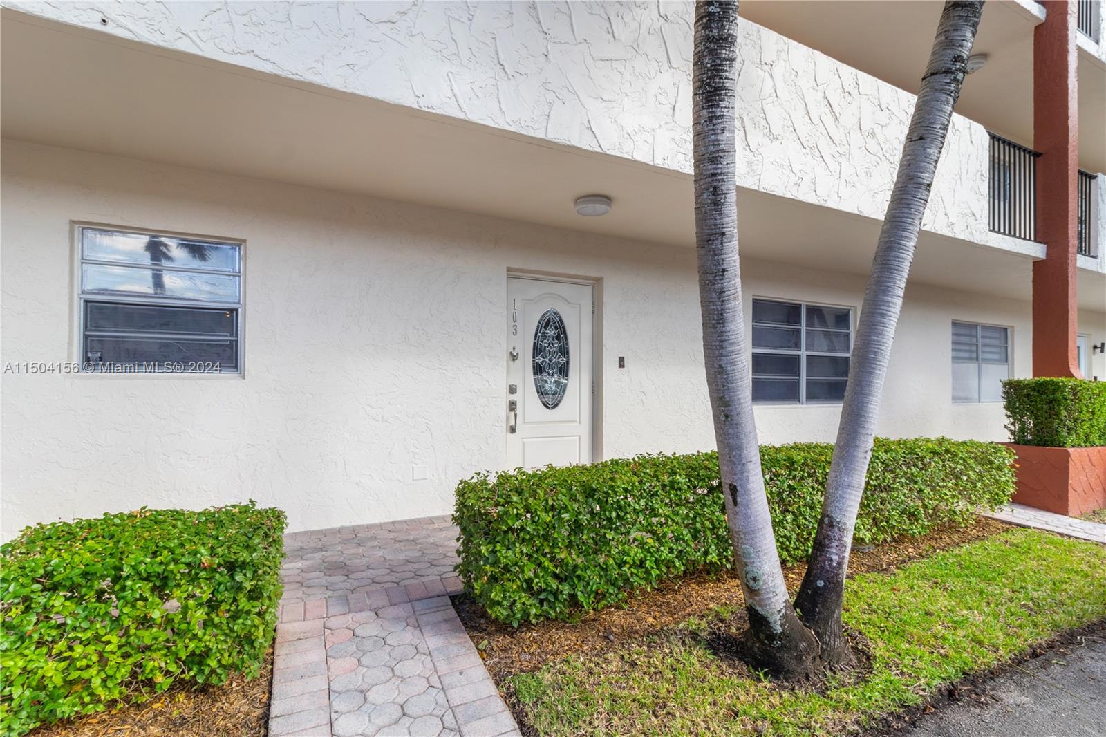 281 S Hollybrook Dr # 103 — Photo 2