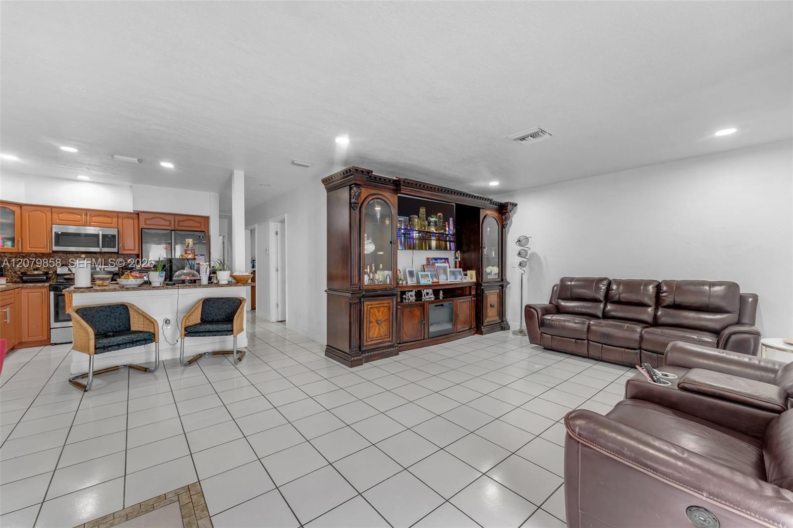 9741 Bahama Dr — Photo 4
