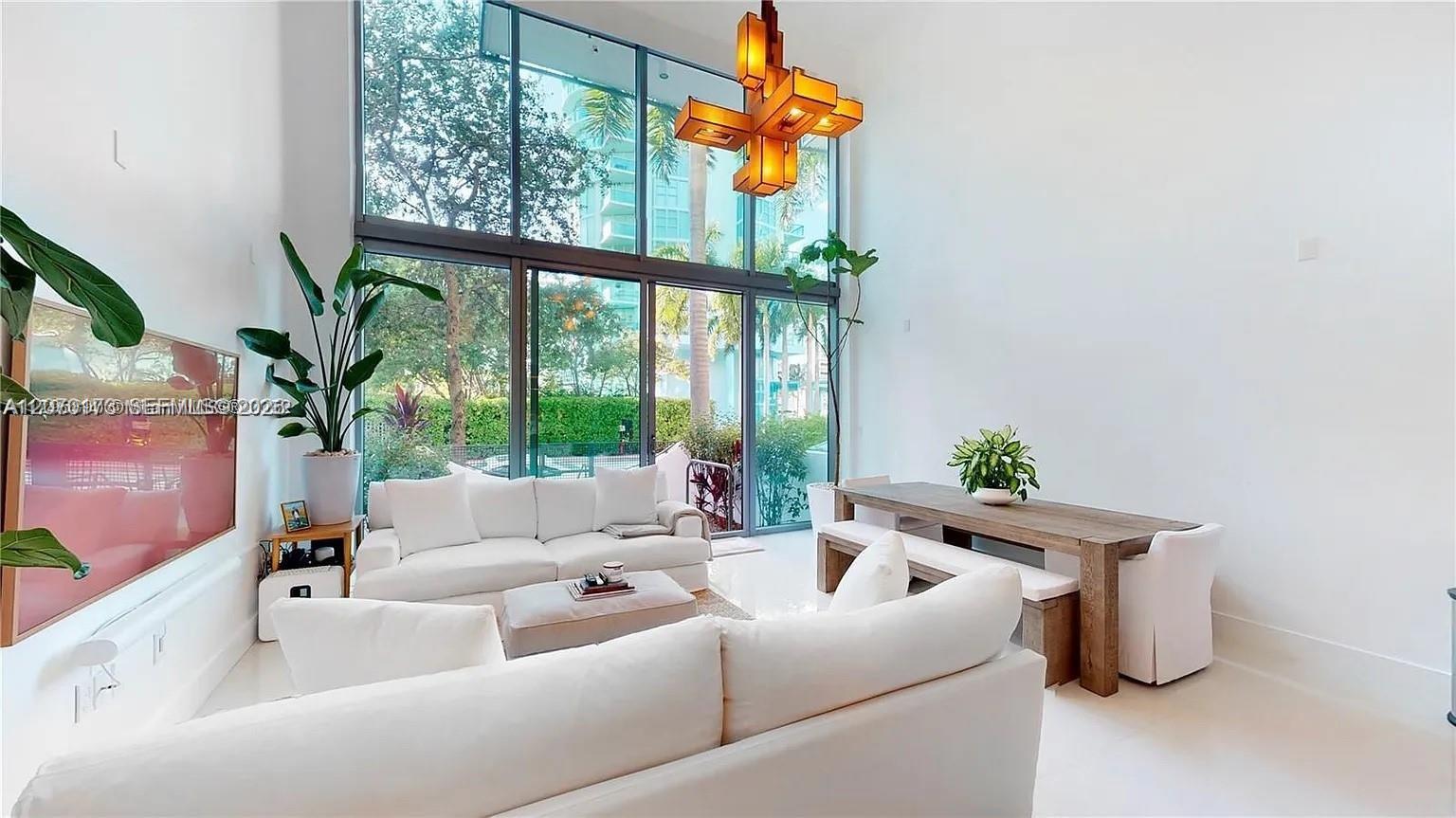 6000 Collins Ave # 124 — Photo 2