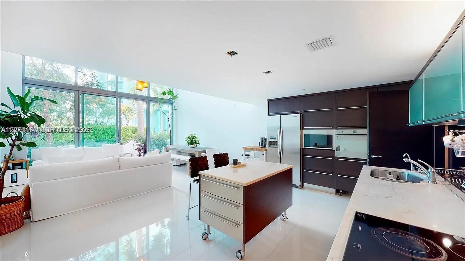 6000 Collins Ave # 124 — Photo 3