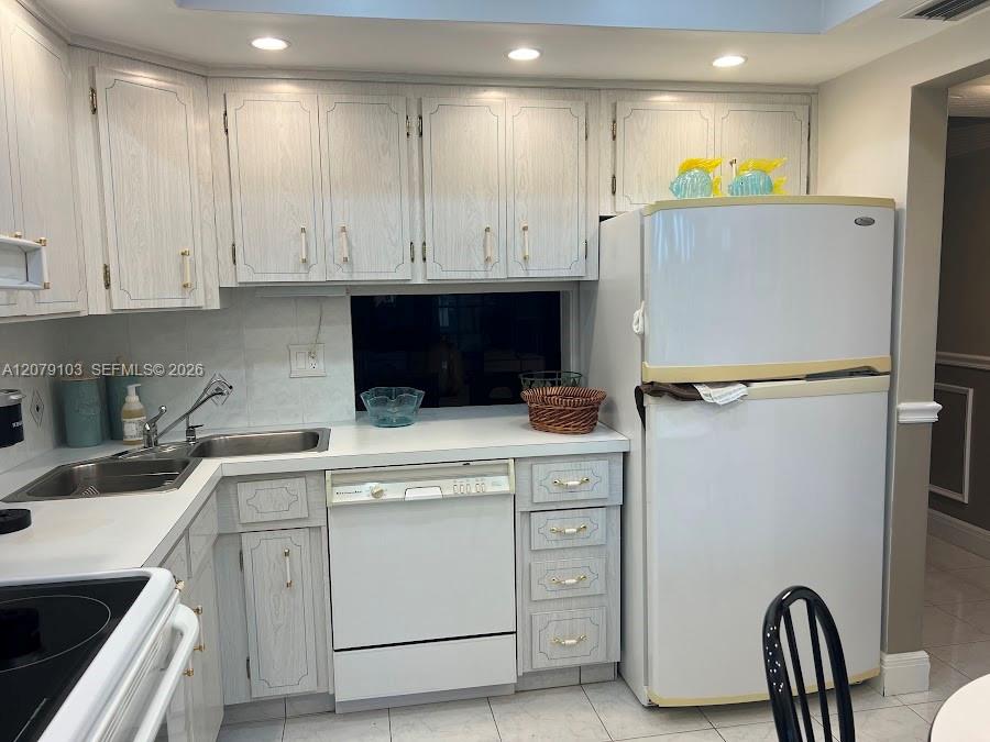 1350 Atlantic Shores Blvd # 322 — Photo 2