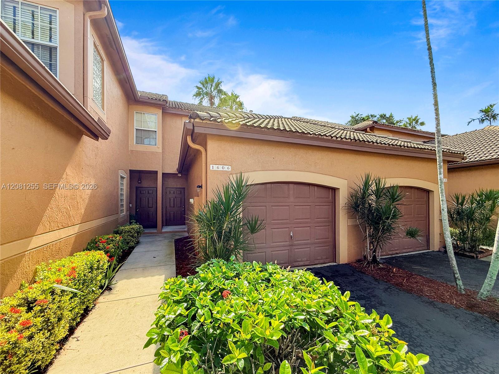 1606 Veracruz Ln — Photo 2