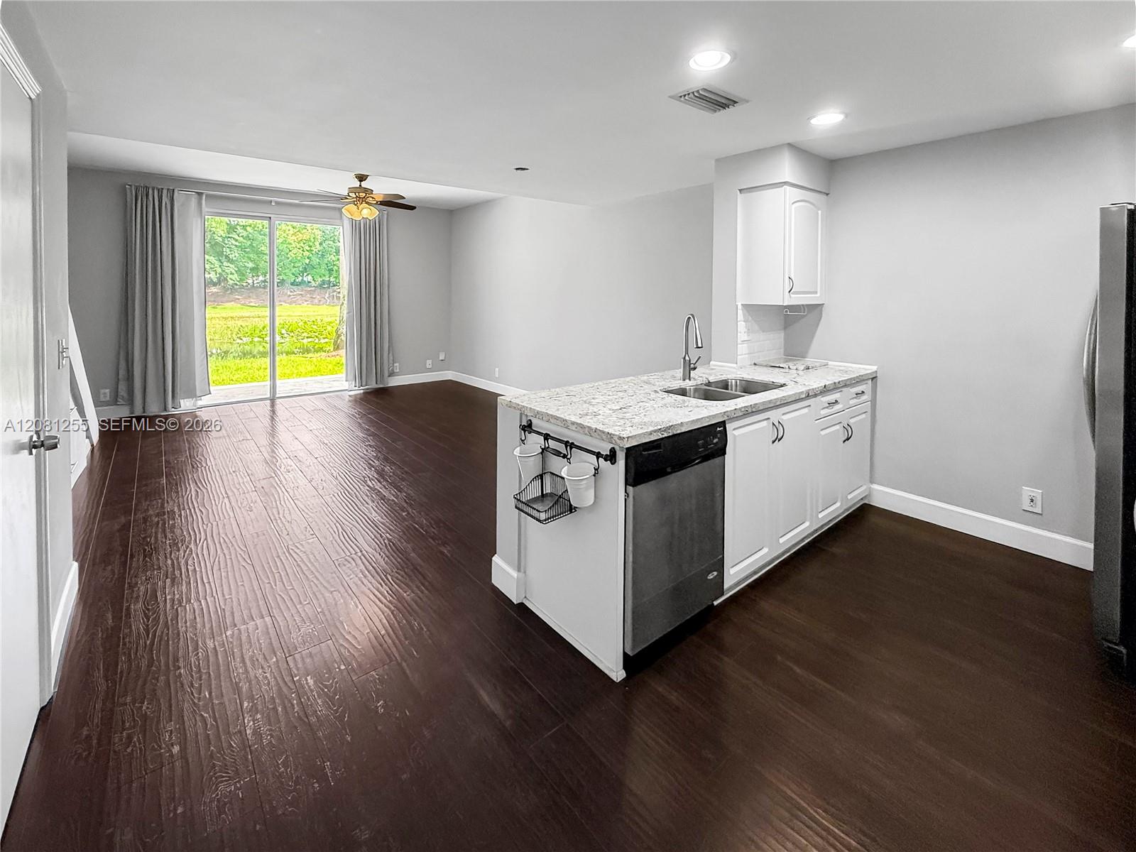 1606 Veracruz Ln — Photo 3