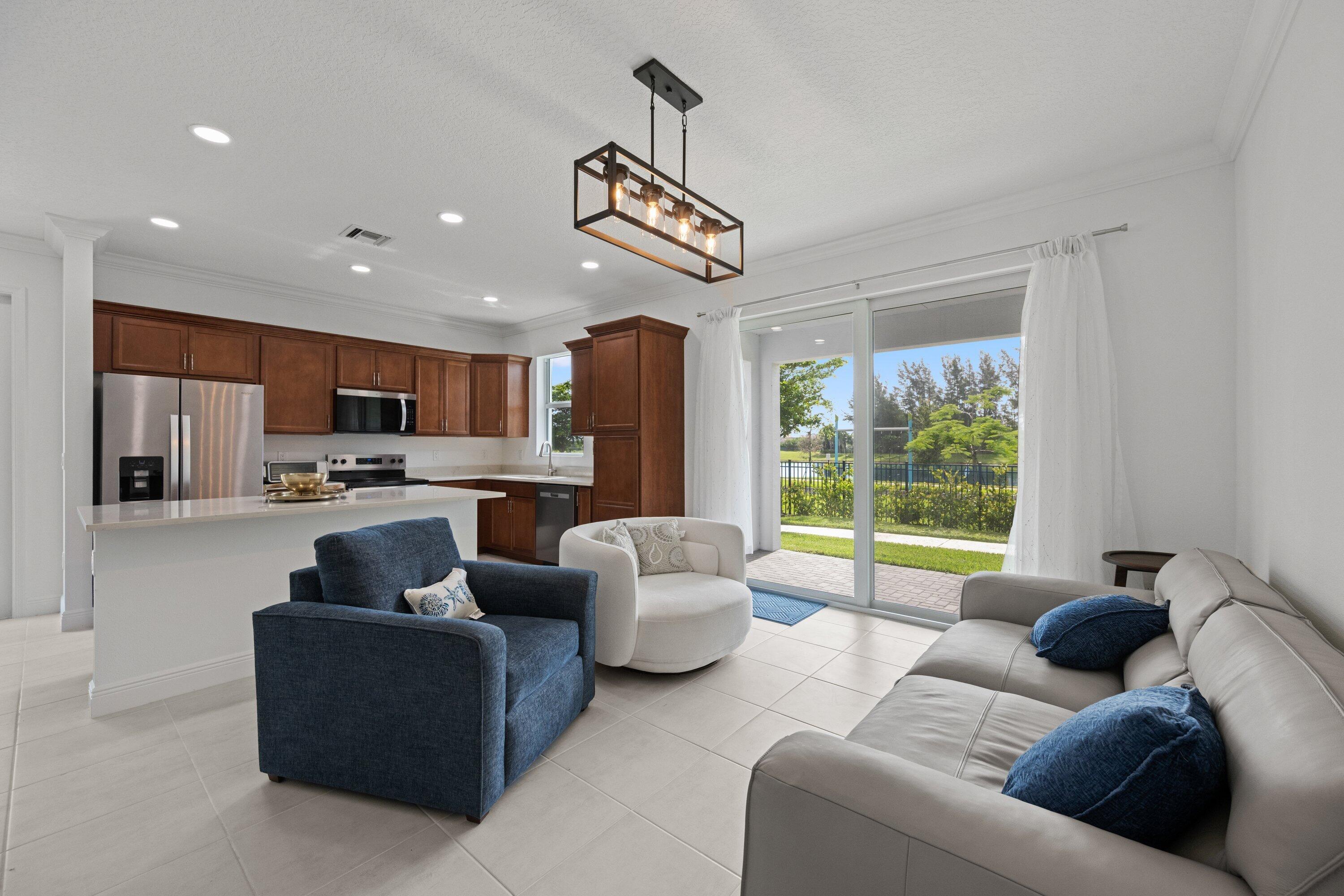 4574 Longwood Lake Square — Photo 4