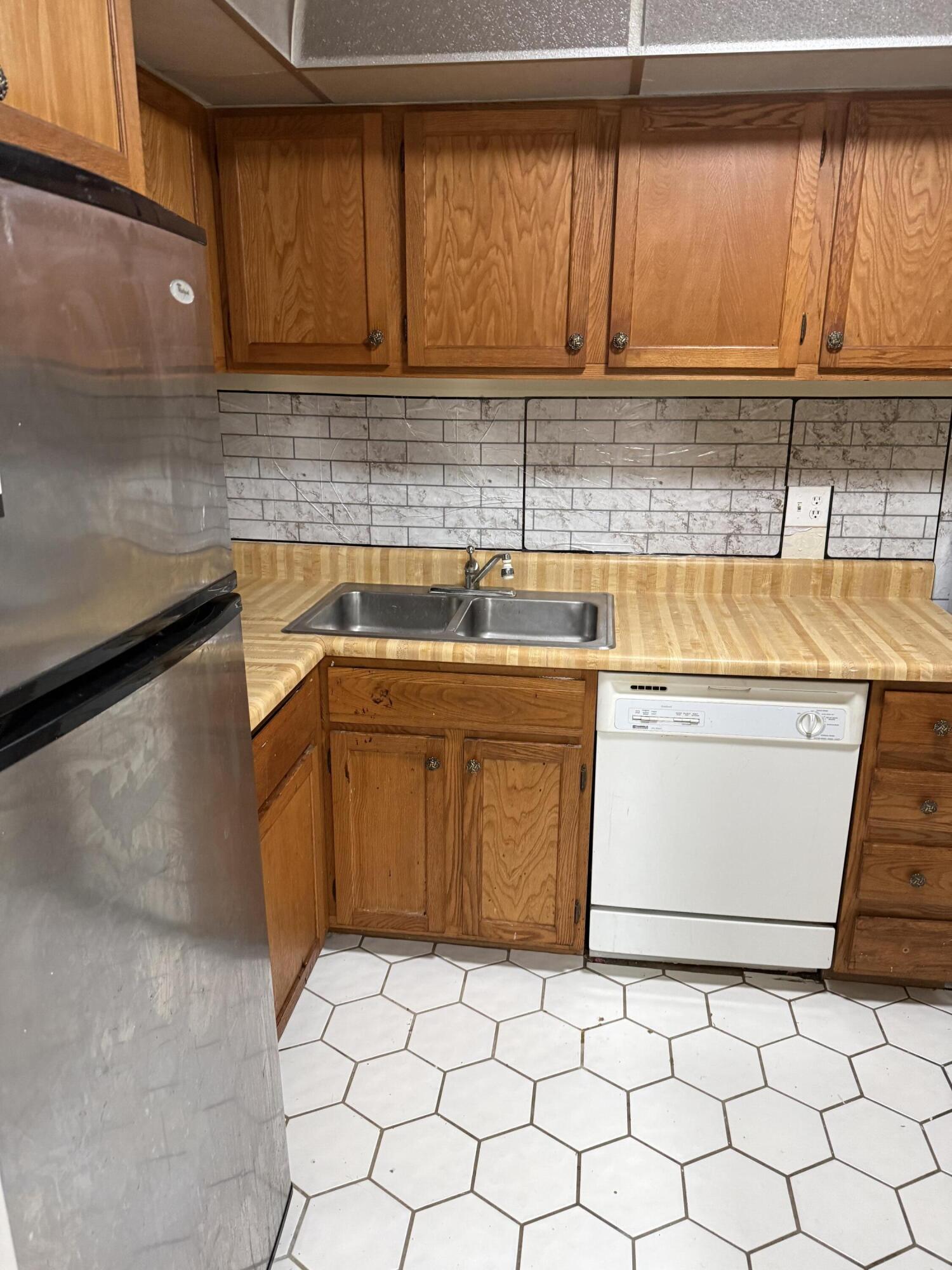 3730 Inverrary Drive # 2a — Photo 4