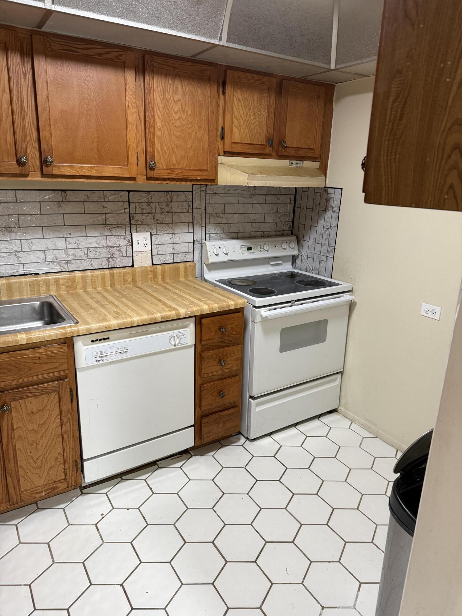 3730 Inverrary Drive # 2a — Photo 5