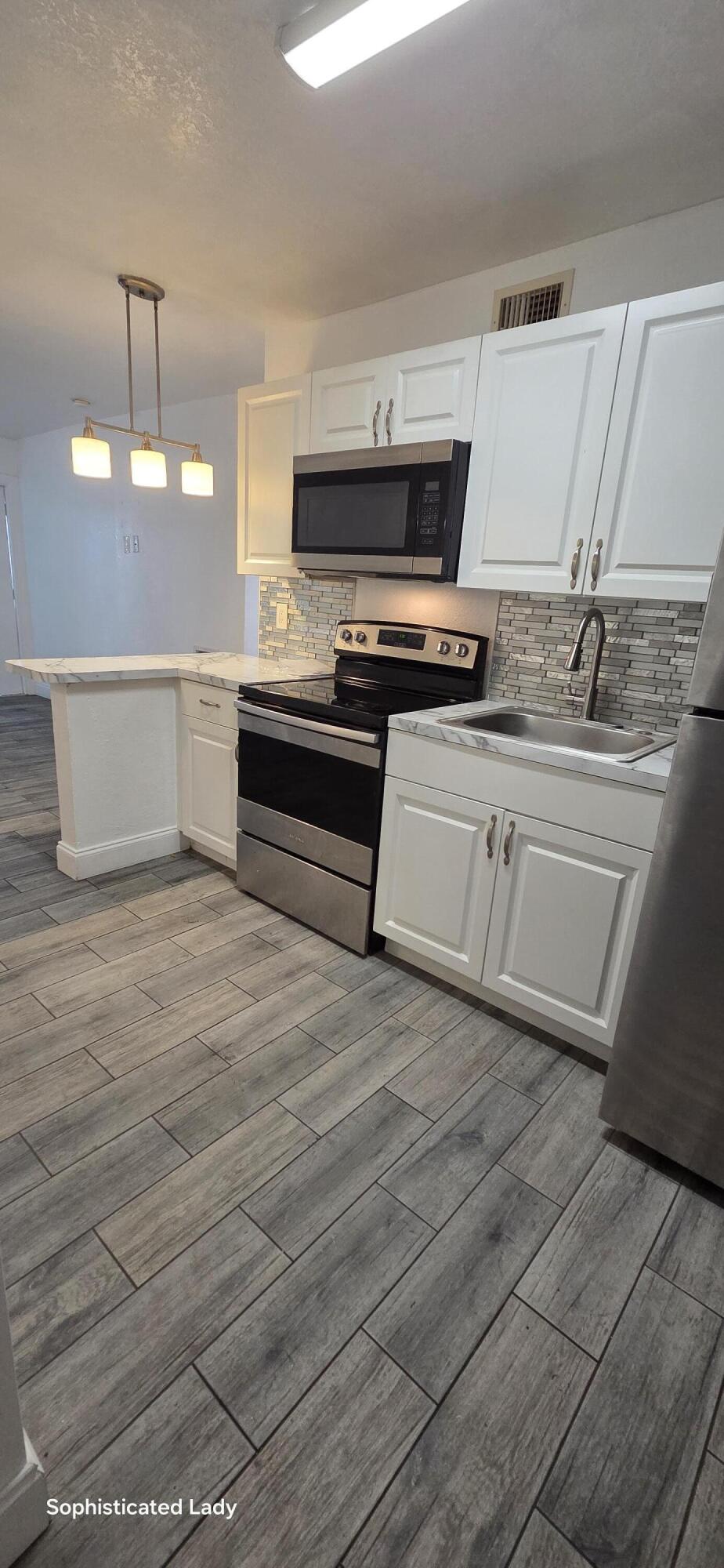 633 11TH Street — Photo 3