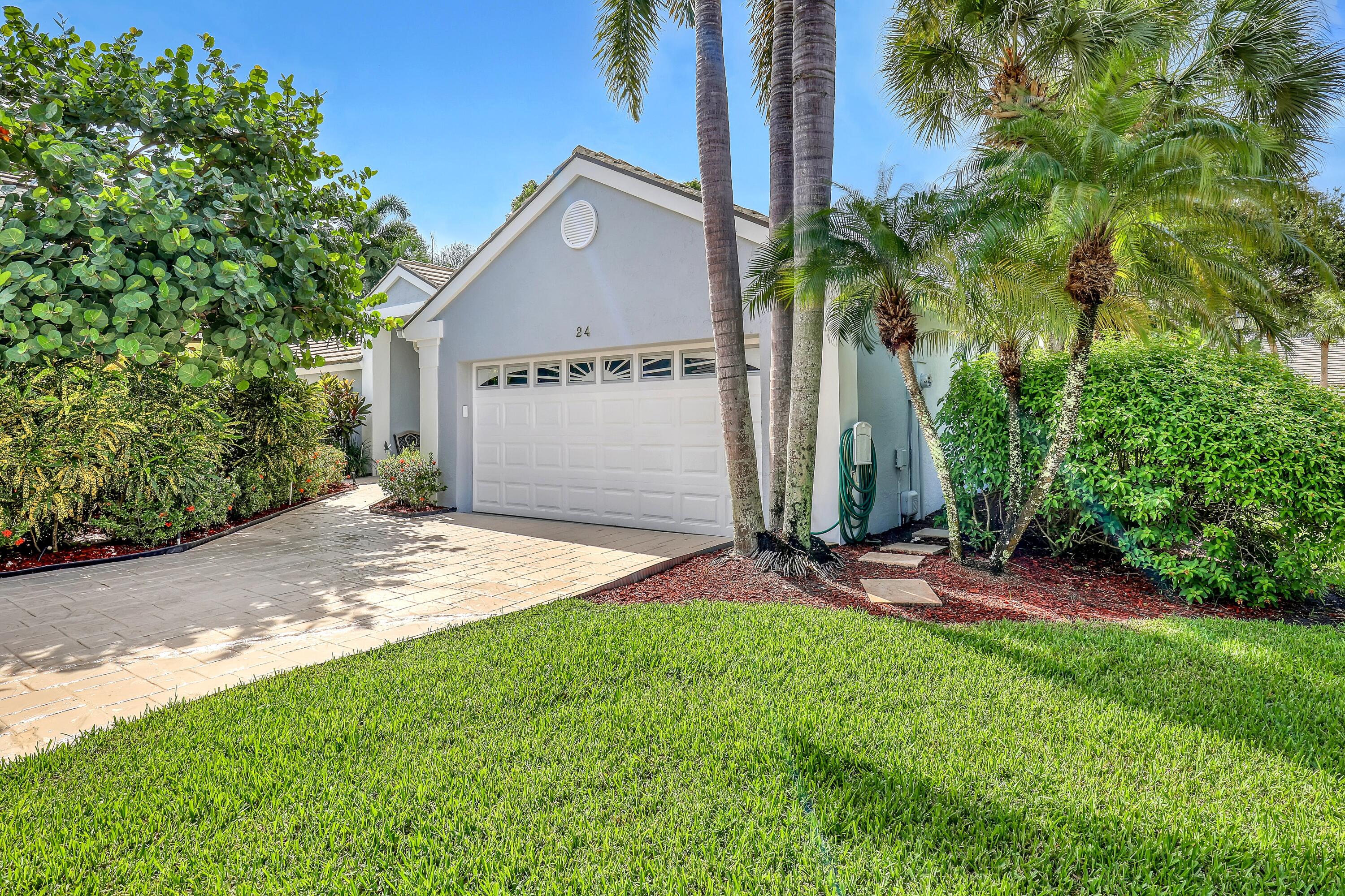 24 ADMIRALS Court, Palm Beach Gardens FL 33418