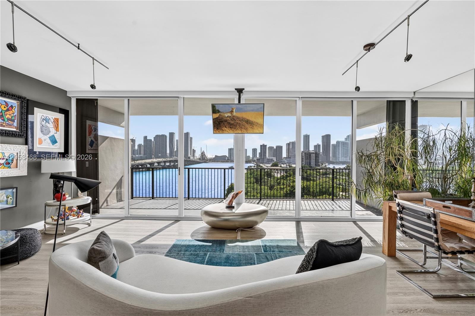 1000 Venetian Way # 810, Miami Beach FL 33139