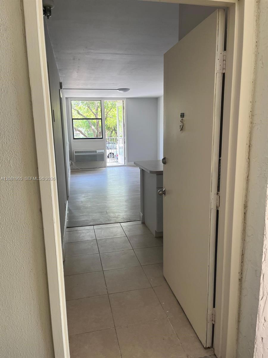 2701 Riverside Dr # B — Photo 2