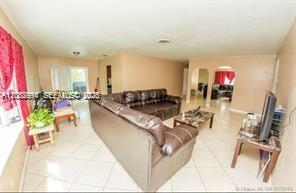 5333 NW 18th St # 3A — Photo 4