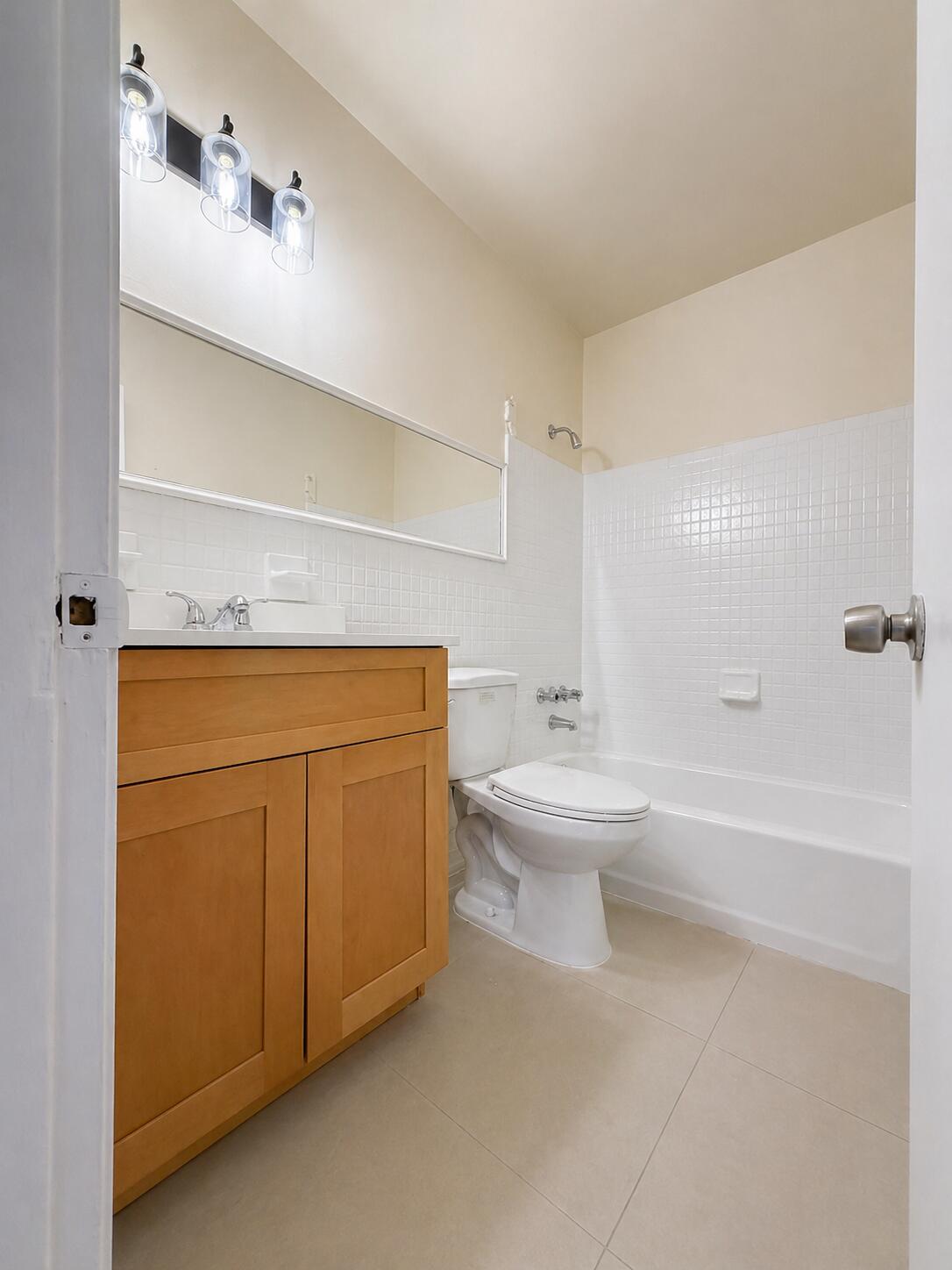 4151 NW 30th Terrace — Photo 5