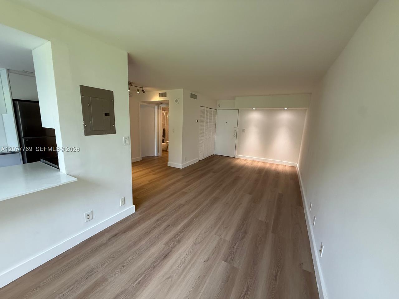 17011 N Bay Rd # 215 — Photo 5