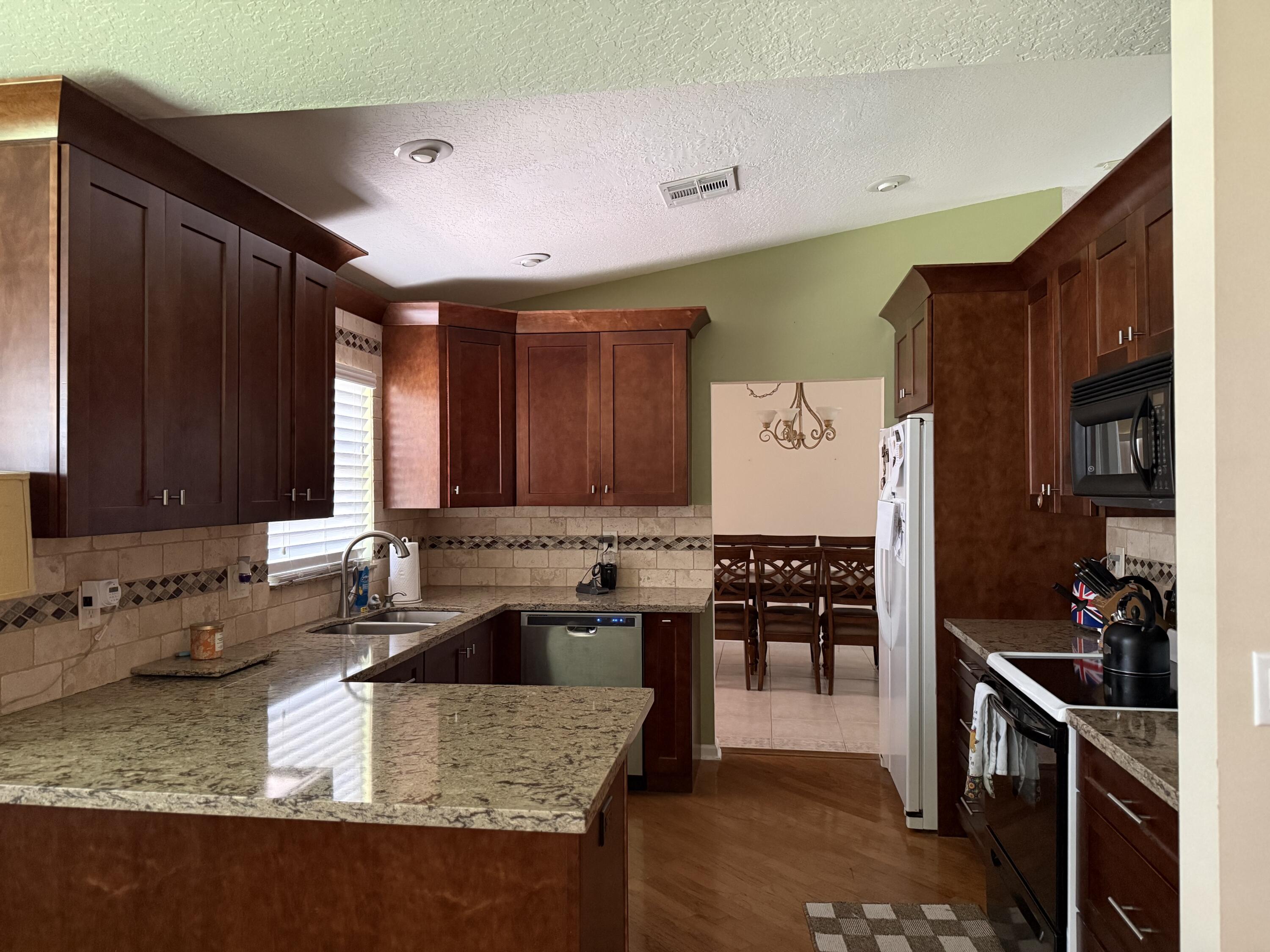 102 SAND PINE Way — Photo 3