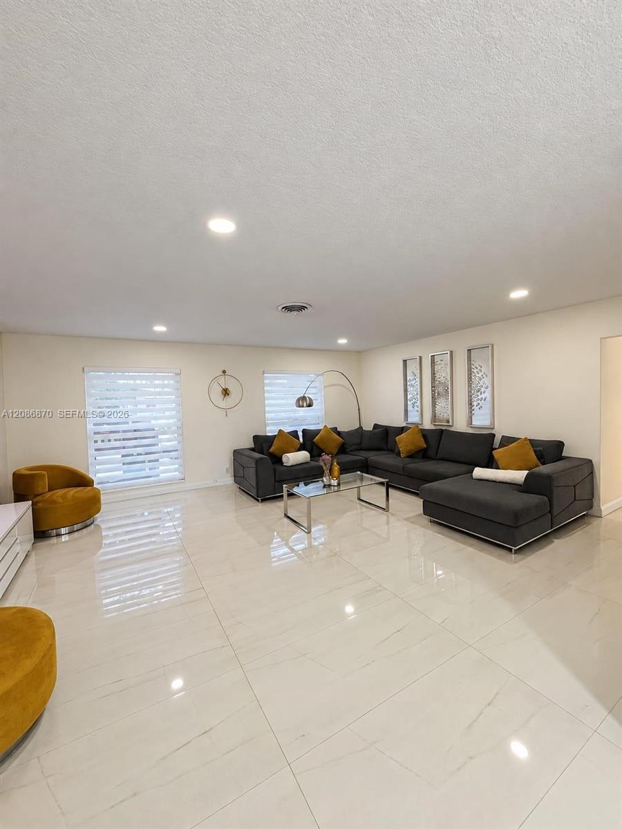 695 SW 65th Ave — Photo 4