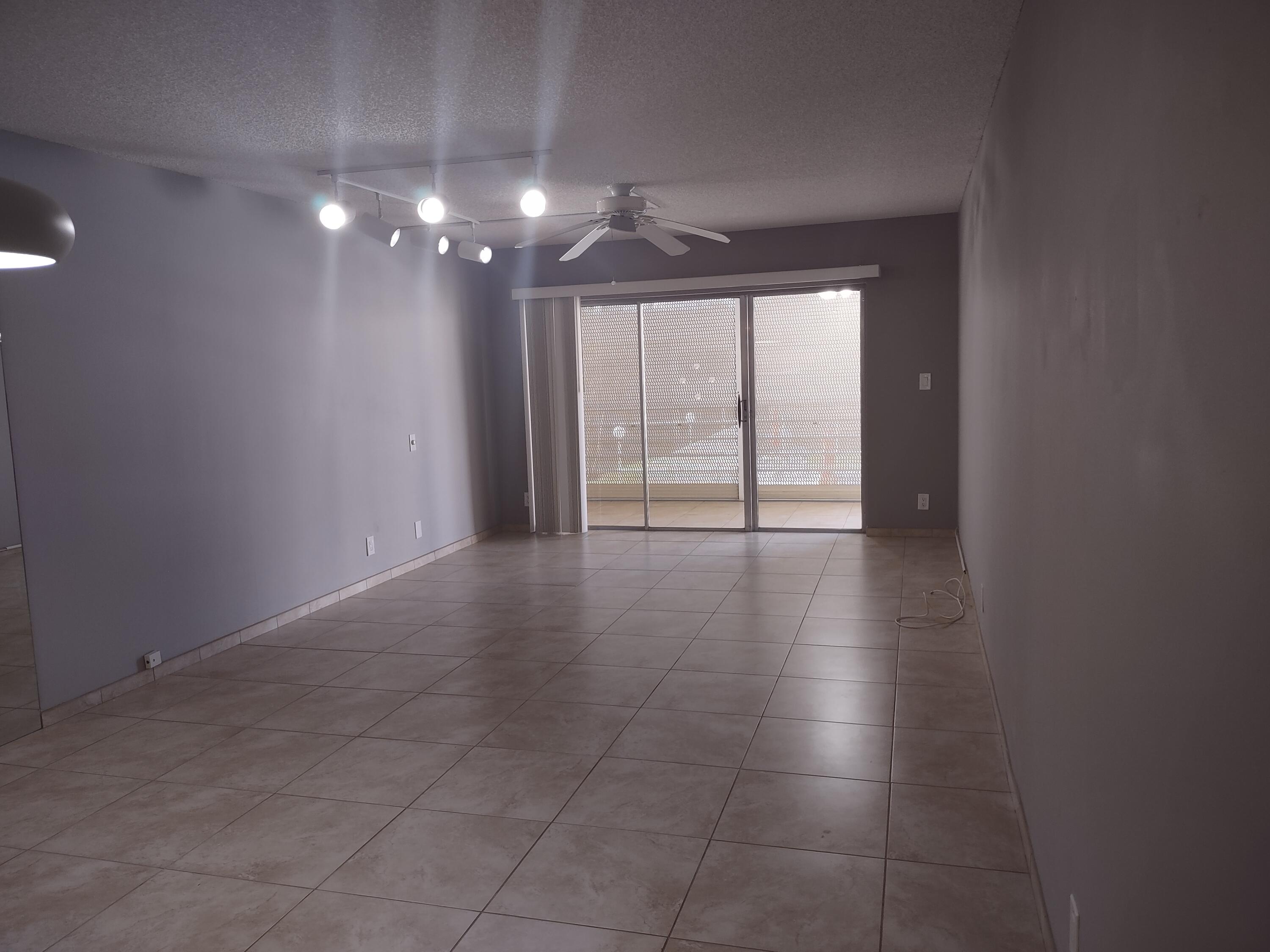 3212 STRAWFLOWER Way # 207 — Photo 3