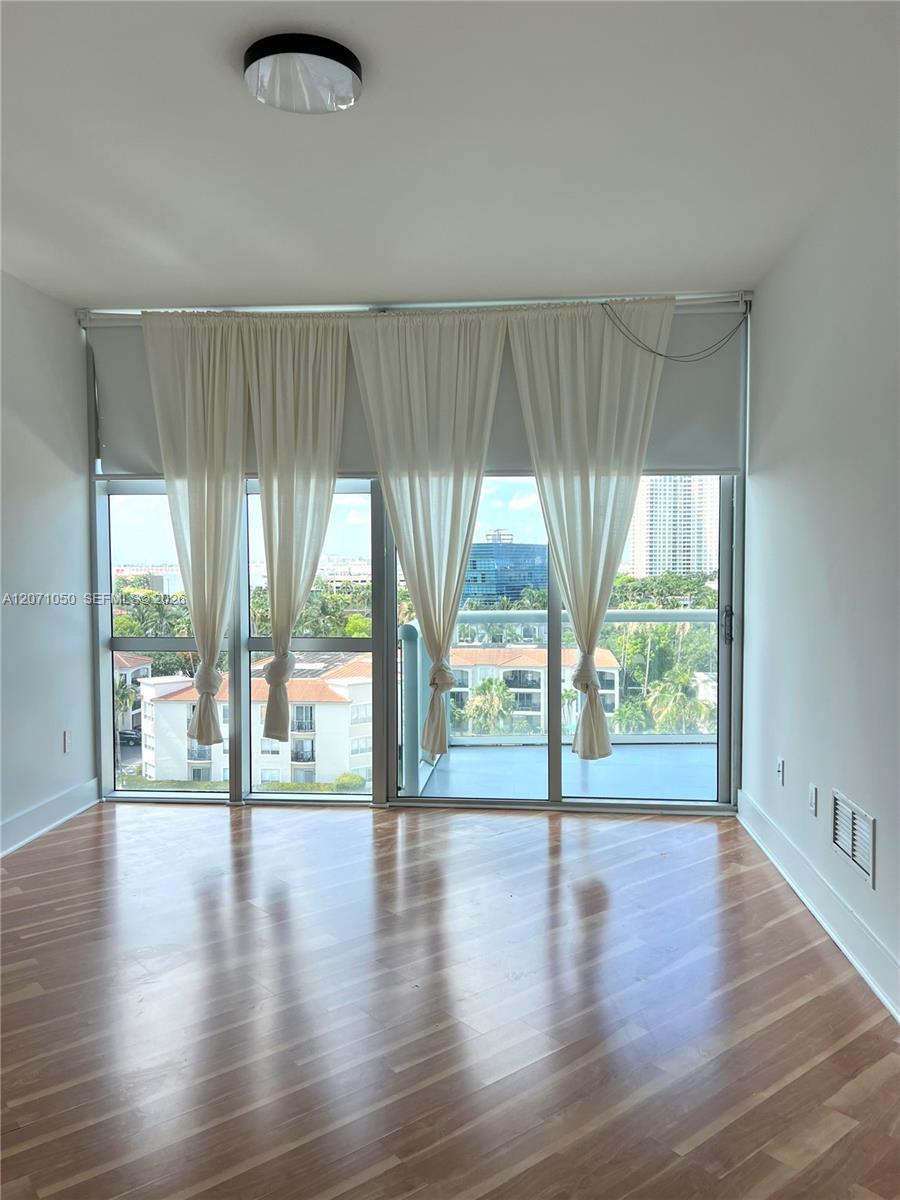3131 NE 188th St  #1-801 View 12