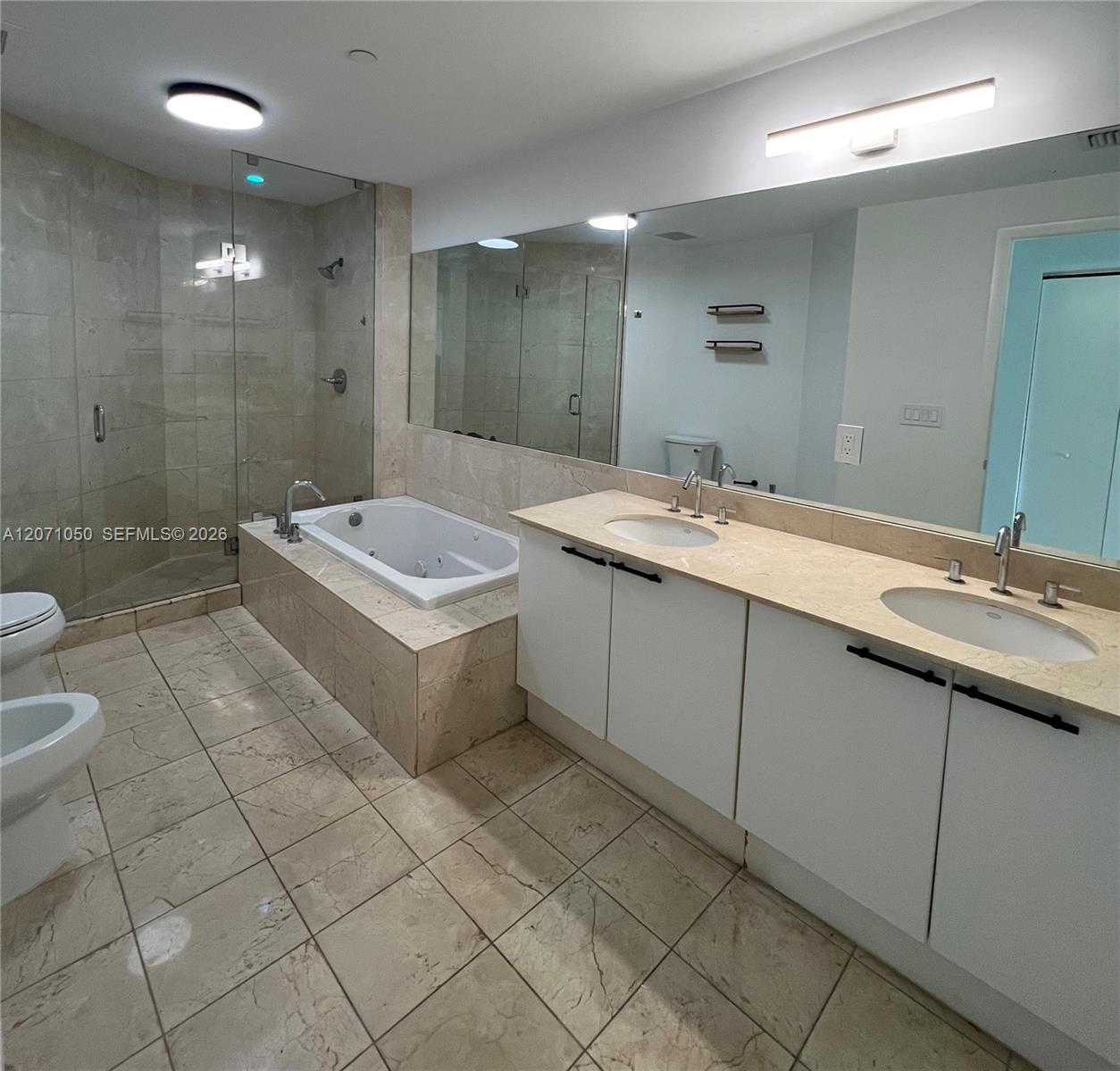 3131 NE 188th St  #1-801 View 13