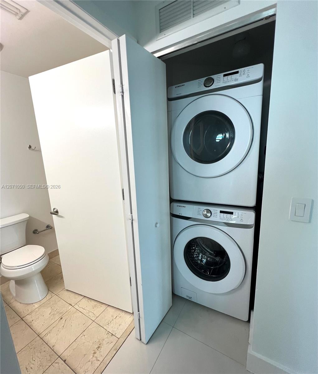 3131 NE 188th St  #1-801 View 14