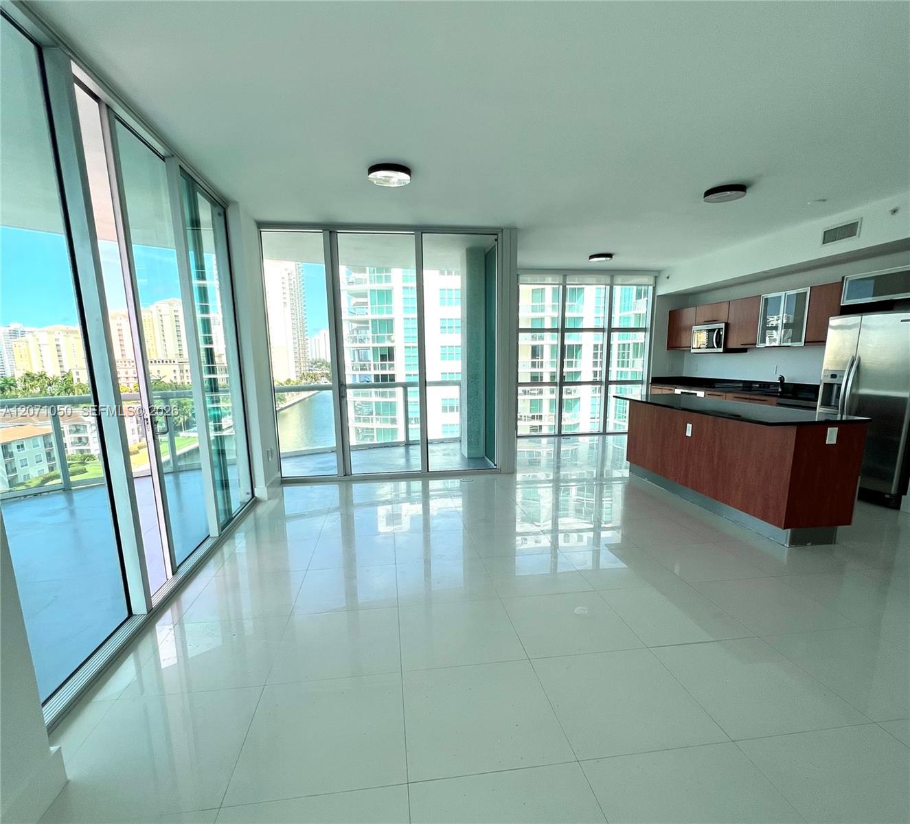 3131 NE 188th St  #1-801 View 9