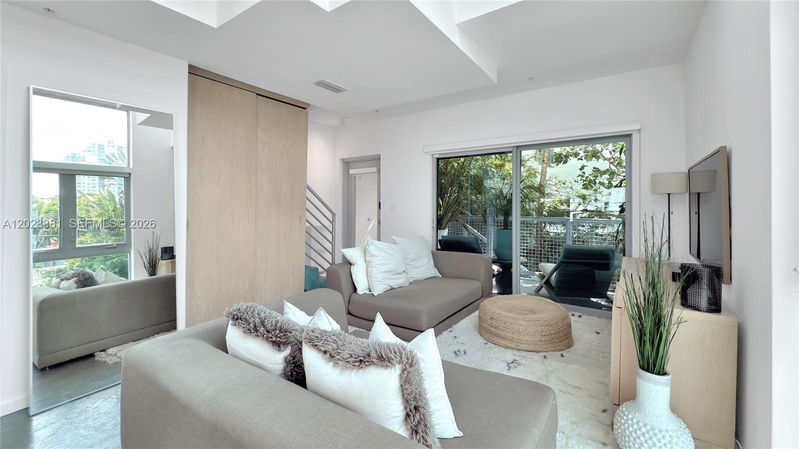 734 Michigan Ave # 7 — Photo 2