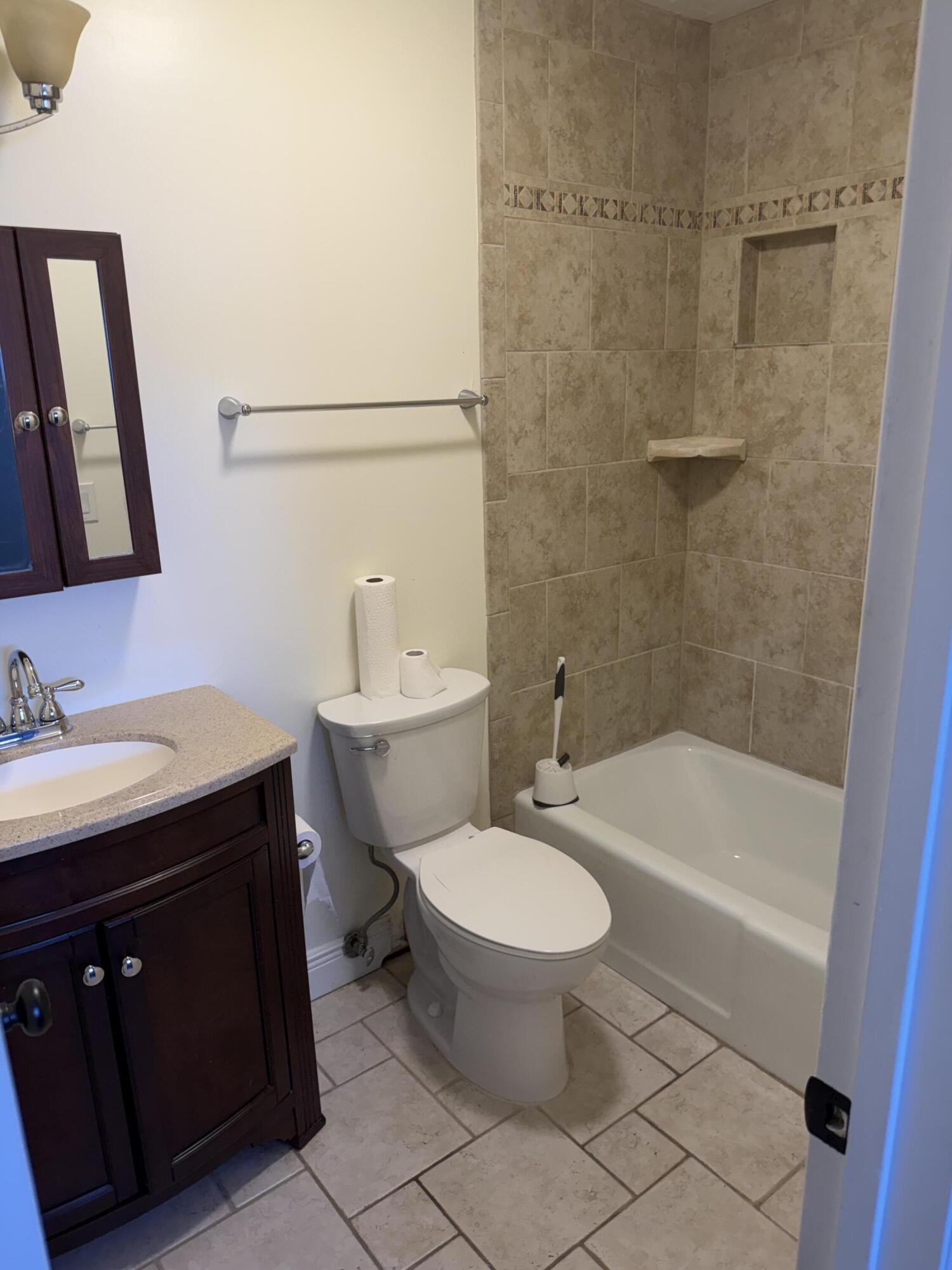 410 W Palm Street — Photo 4