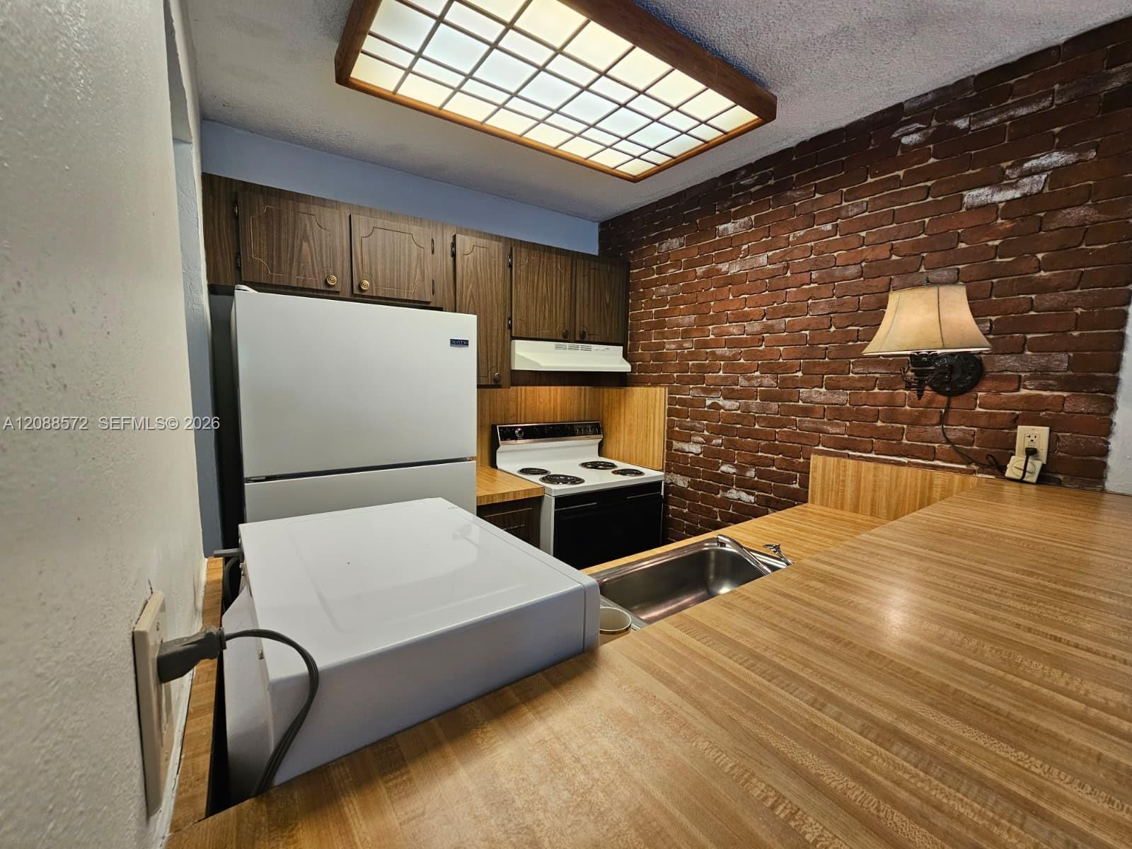 520 NE 38th St # 12 — Photo 5