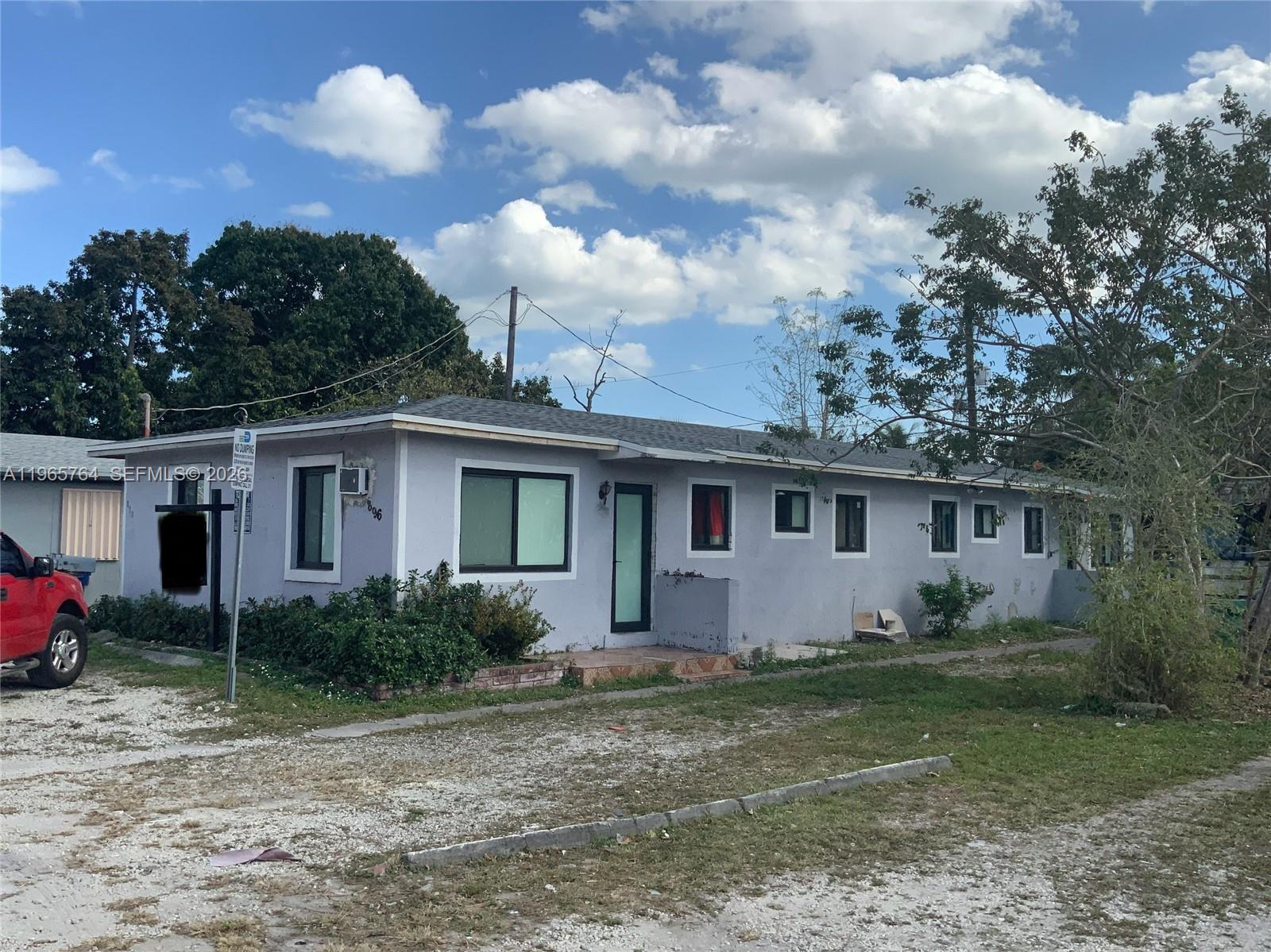 896 NW 103rd St, Miami FL 33150