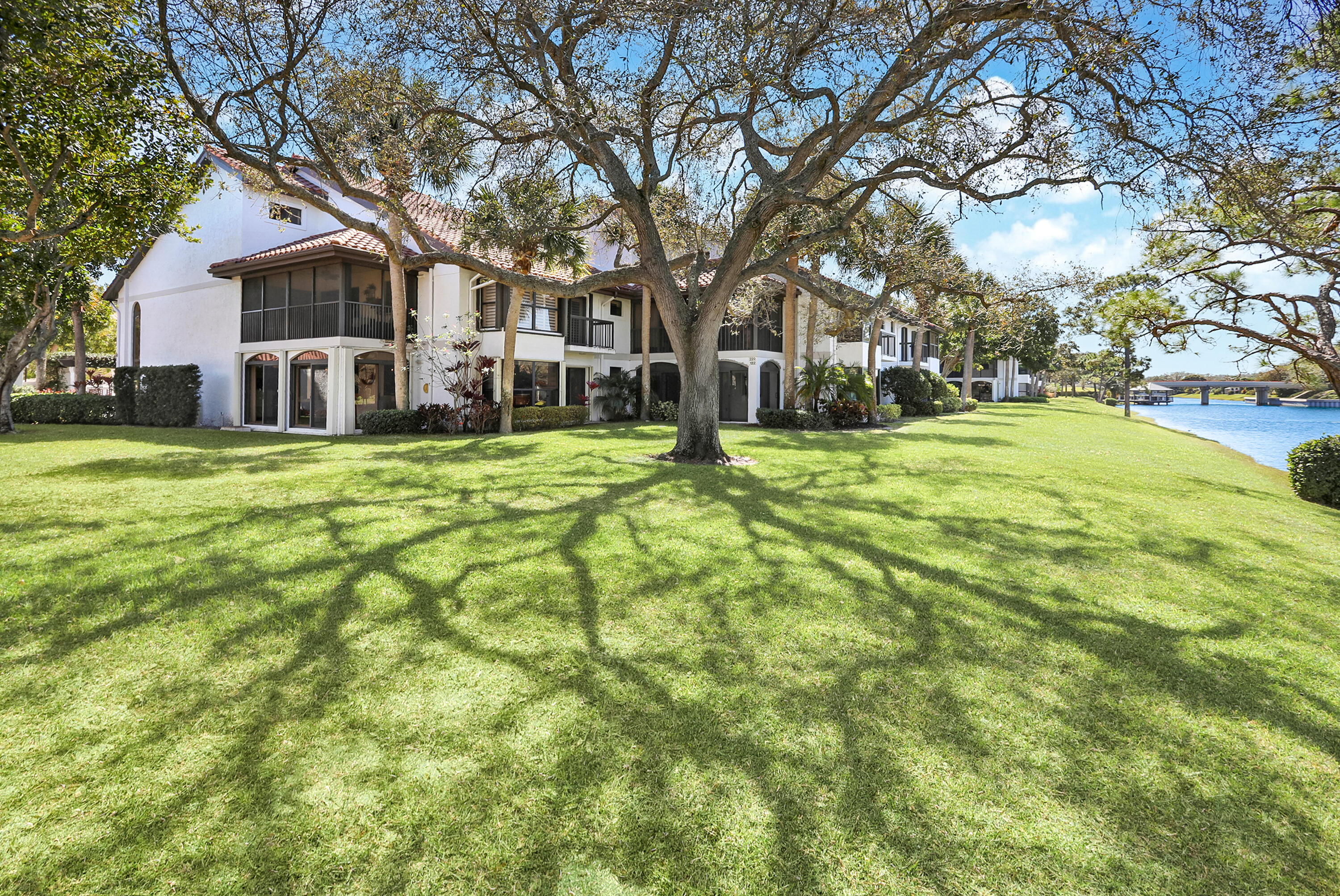 16671 Traders Crossing Crossing N # 121, Jupiter FL 33477