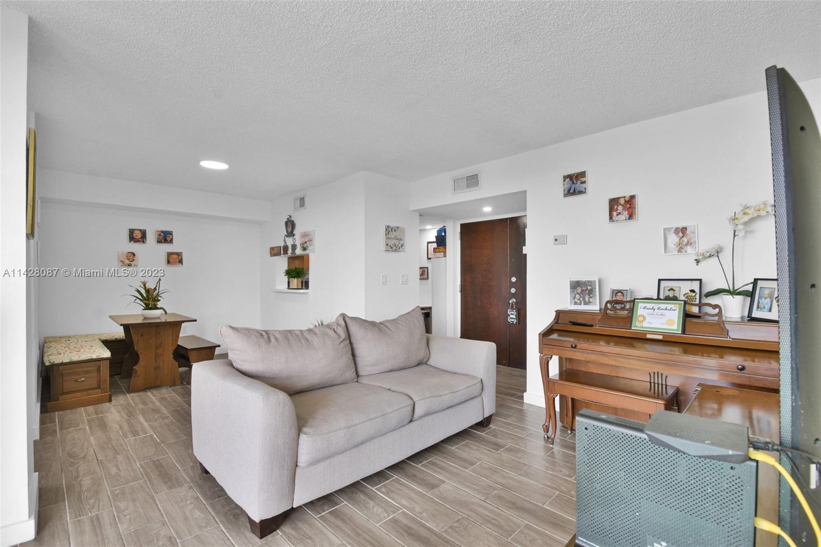 11800 SW 18TH Street # 4, Miami FL 33175