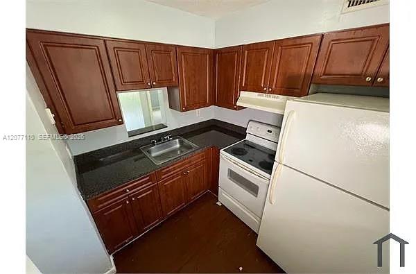 3380 NW 30th St # 24 — Photo 4