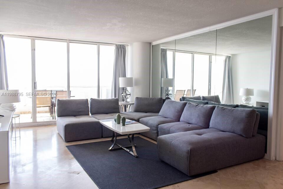 1717 N Bayshore Dr # 4141, Miami FL 33132