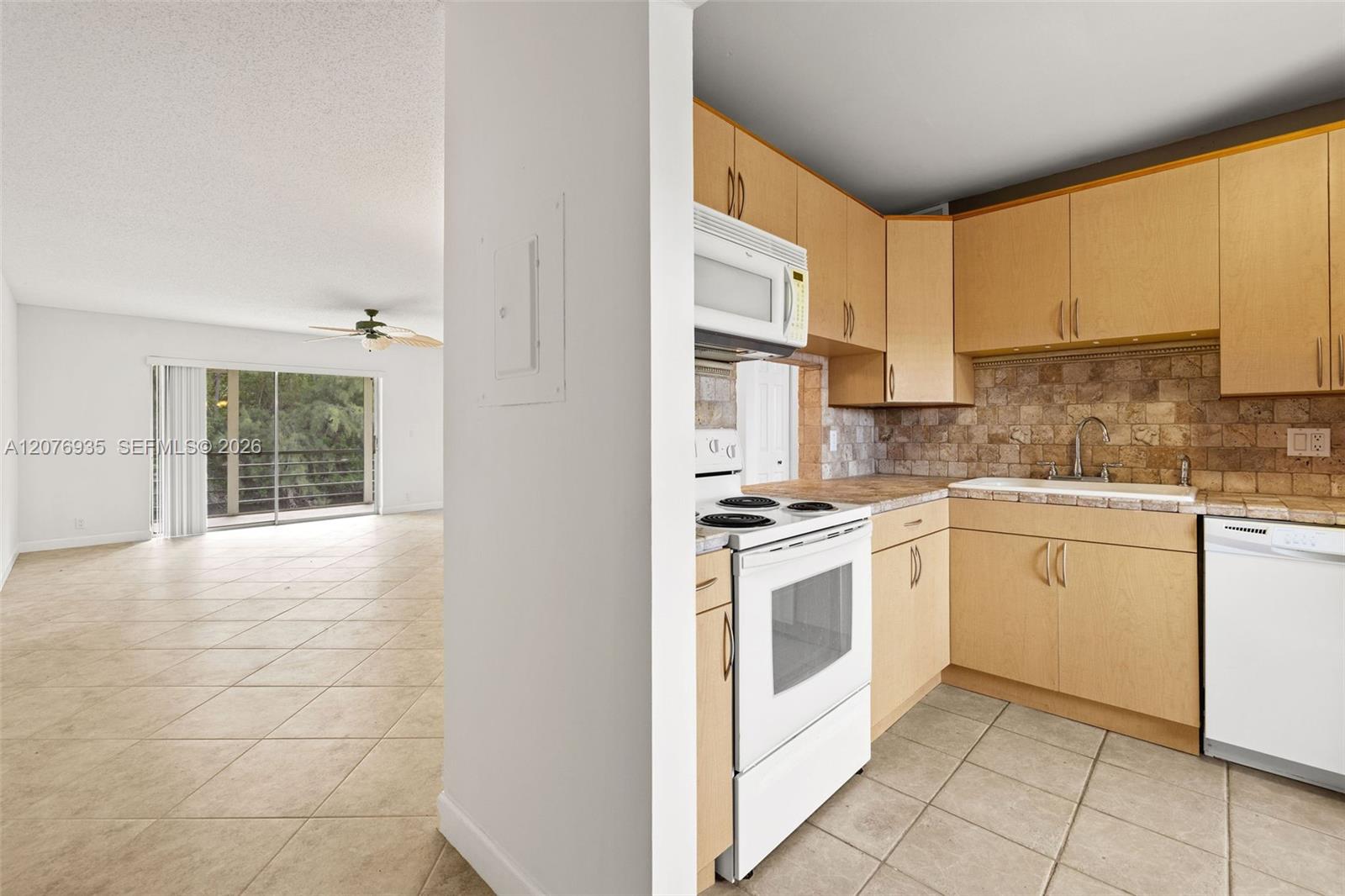 110 Lake Meryl Drive # 216 — Photo 4