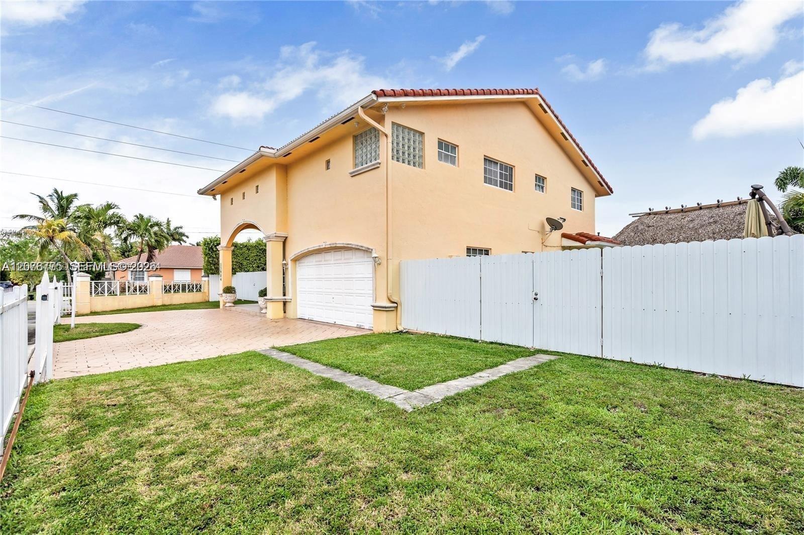 13904 SW 18th Ter — Photo 2