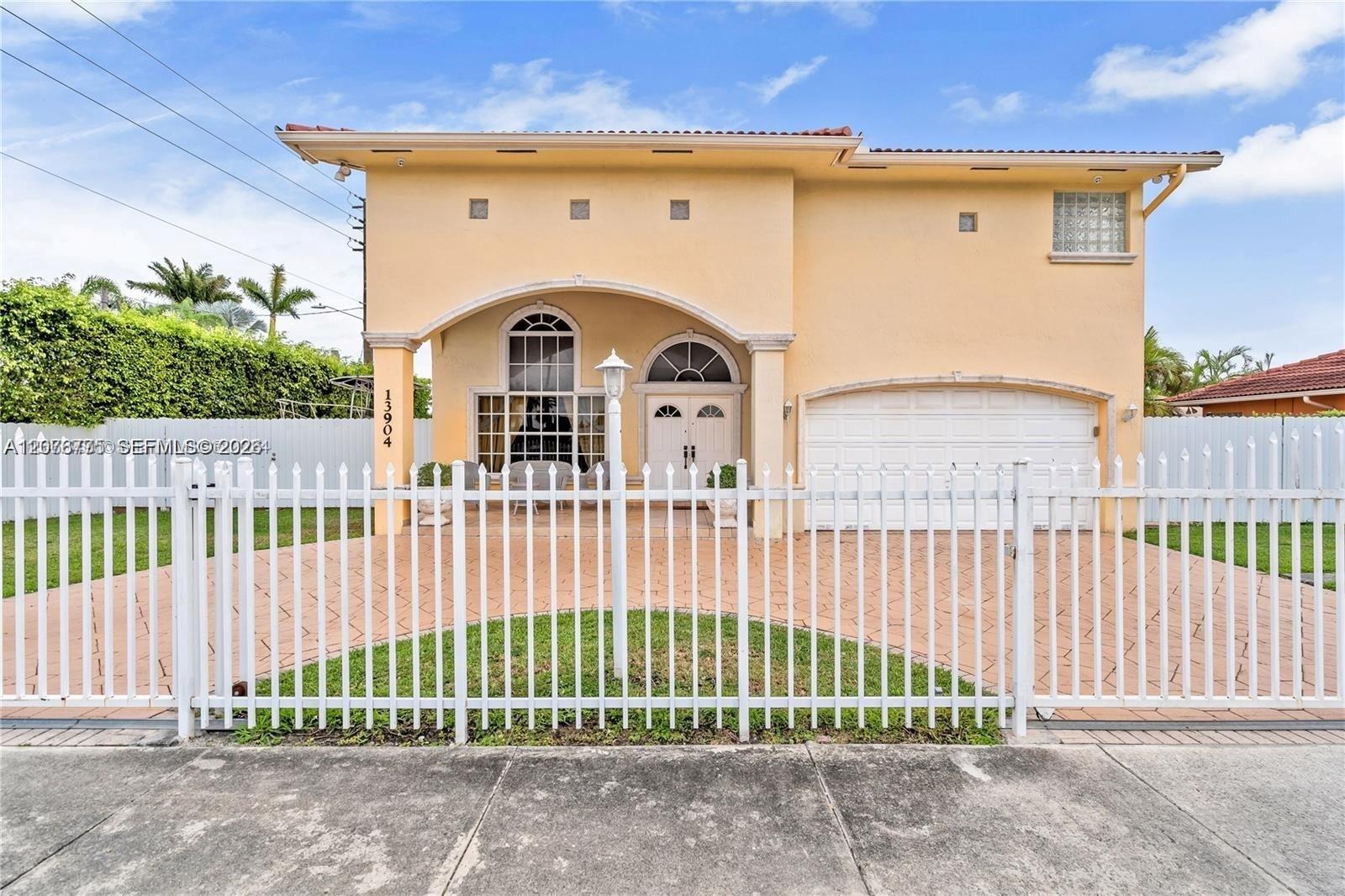 13904 SW 18th Ter — Photo 3