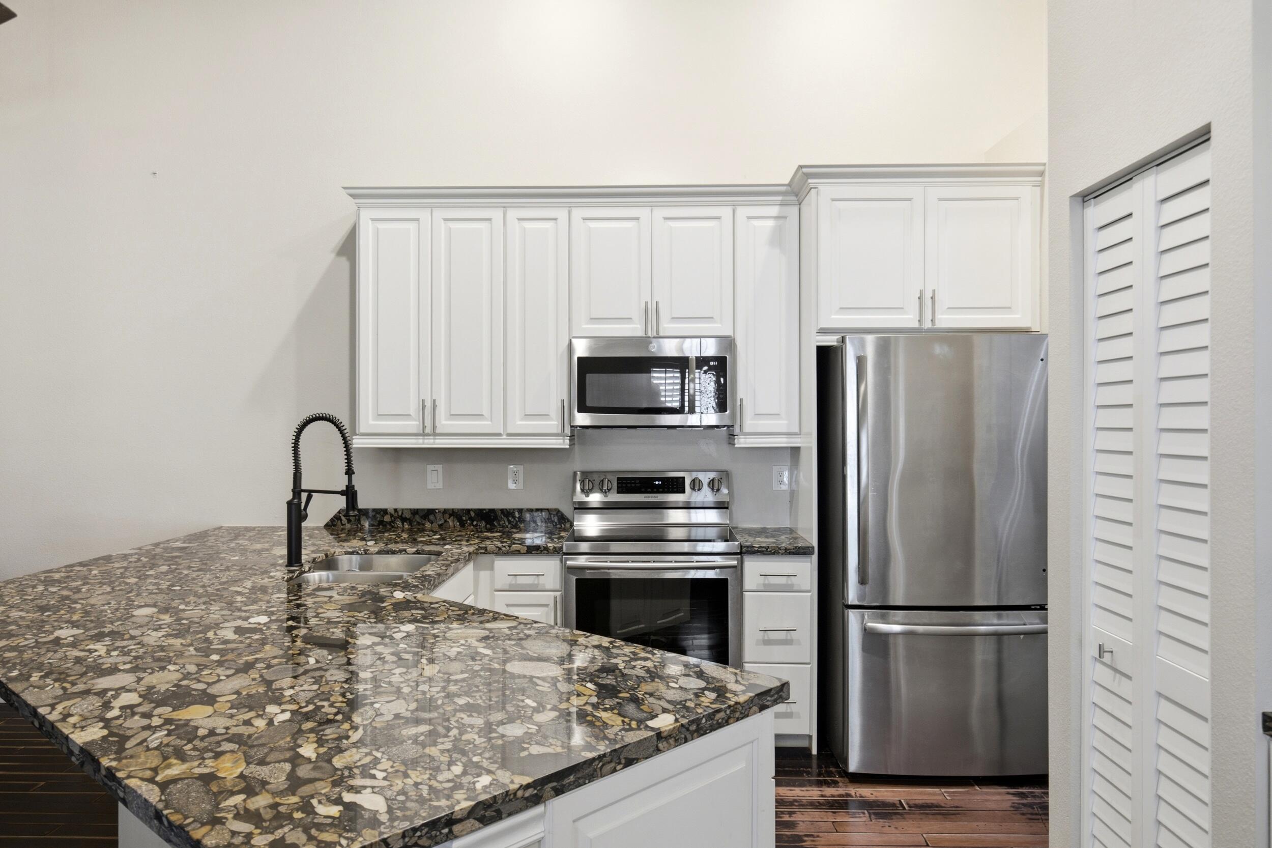 10725 PELICAN Drive — Photo 3