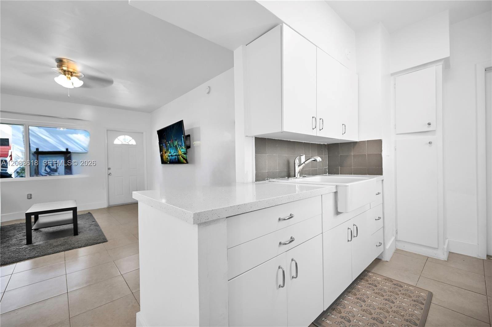 1195 Marseille Dr # 5 — Photo 4